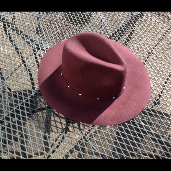 Fall Essential Hat - in Burgandy - 100% Wool - Picture 6 of 6